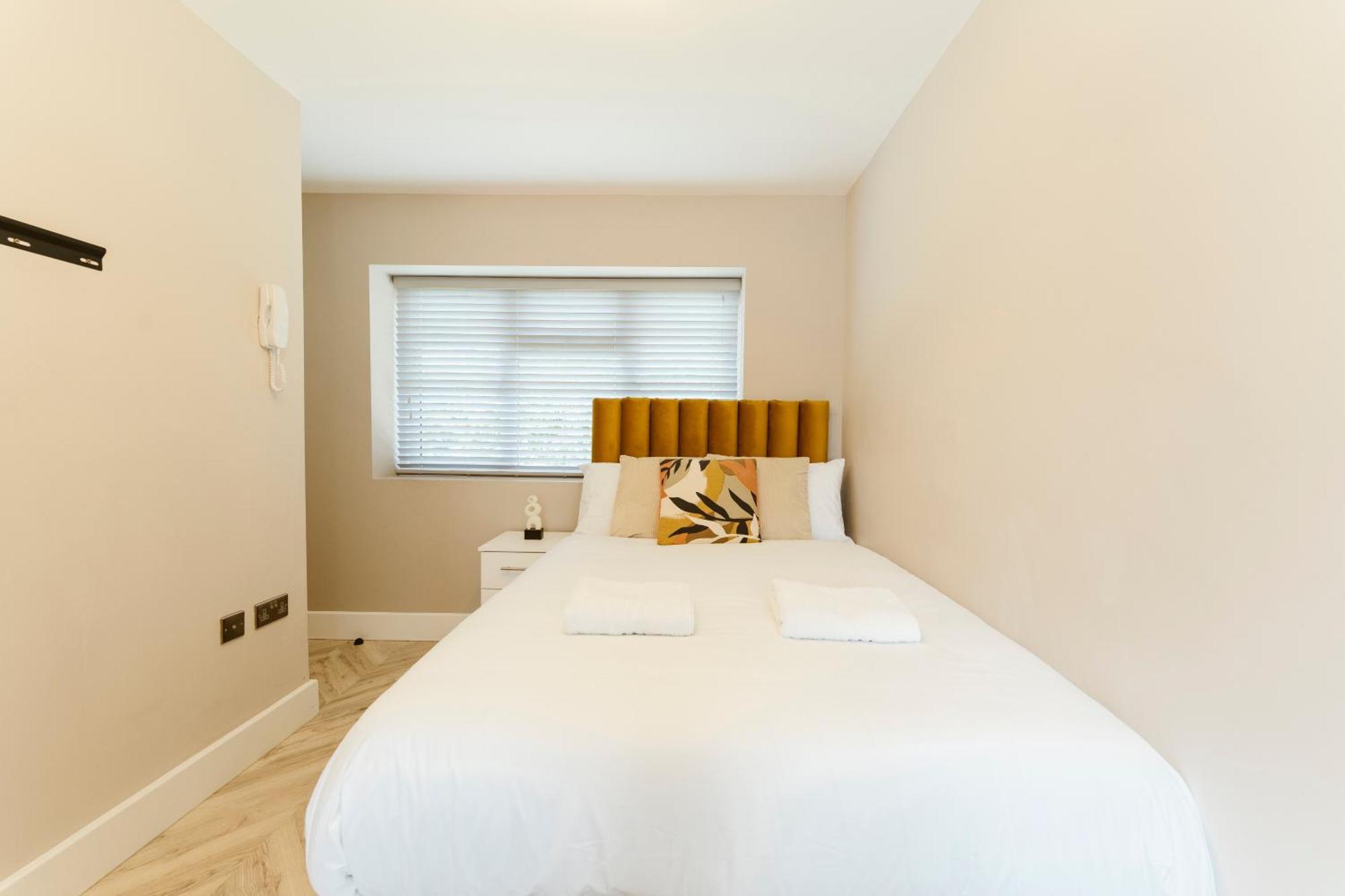 West Drayton Self Contained Studios Exterior photo